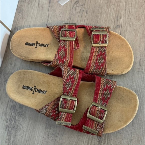 Minnetonka Red and Brown Woven pattern with double Buckle Sandals - 8 - Picture 7 of 9